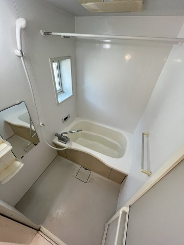 プレステージ東福原の浴室