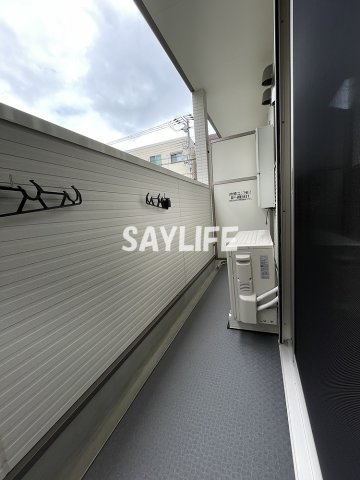 大阪市城東区東中浜９丁目のアパートのバルコニー