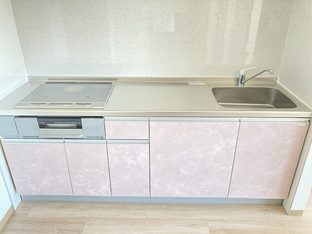トレフォイルナカノブのキッチン|写真は同間取り7階の参考写真です。