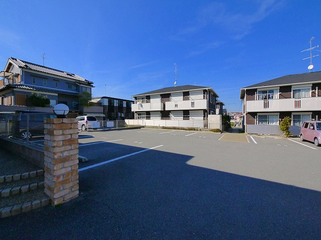 グレイスコートAの駐車場