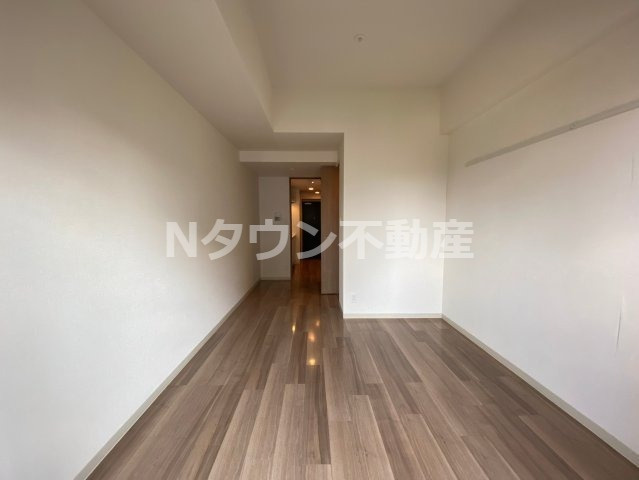 【居間・リビング】 | プレサンスジェネ葵 | こちらの居間で趣味の時間をお楽しみください