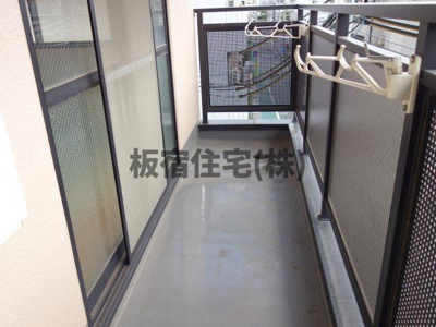 【バルコニー】 | フェニックス板宿 | お洗濯にも便利なベランダ付き