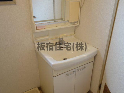 【洗面所】 | フェニックス板宿 | 明るい洗面所です