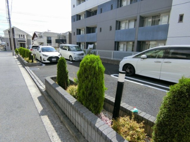 ルシエルⅠの駐車場