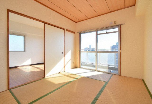 ロイヤルコーポ姫路栗山町の和室