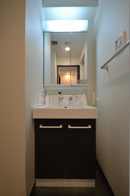 アクアプレイス南堀江の洗面所