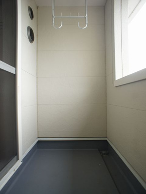 【バルコニー】 | リバーサイドヴィラⅡ | 日当たり良好！お洗濯物がたくさん干せます♪