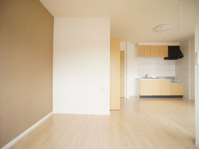 【居間・リビング】 | リバーサイドヴィラⅡ | 快適に過ごせるエアコンが付いています♪