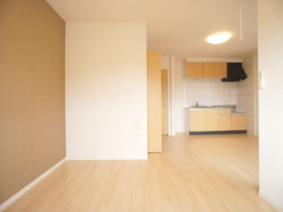 【居間・リビング】 | リバーサイドヴィラⅡ | ゆとりの14.5帖あります♪