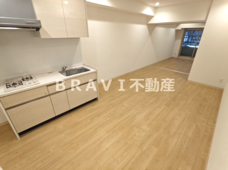 ARTFORM天満橋（アートフォルム天満橋）　BRAVI不動産の居間・リビング|【ARTFORM天満橋】天井が高く開放的なリビング