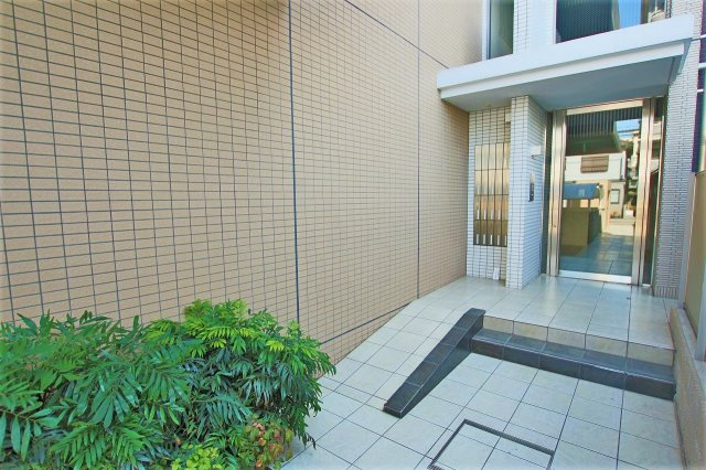 シャルマン藤田のエントランス