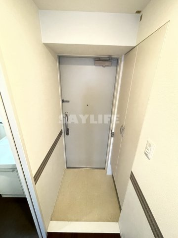 シャルマン藤田の玄関