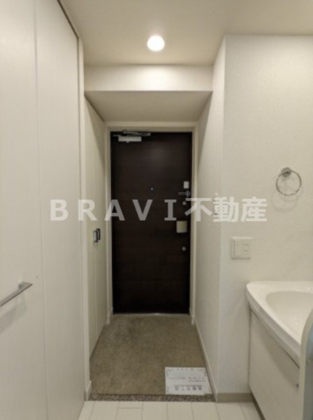 プレサンス谷町アルファ BRAVI不動産の玄関|【プレサンス谷町アルファ】落ち着いた玄関です