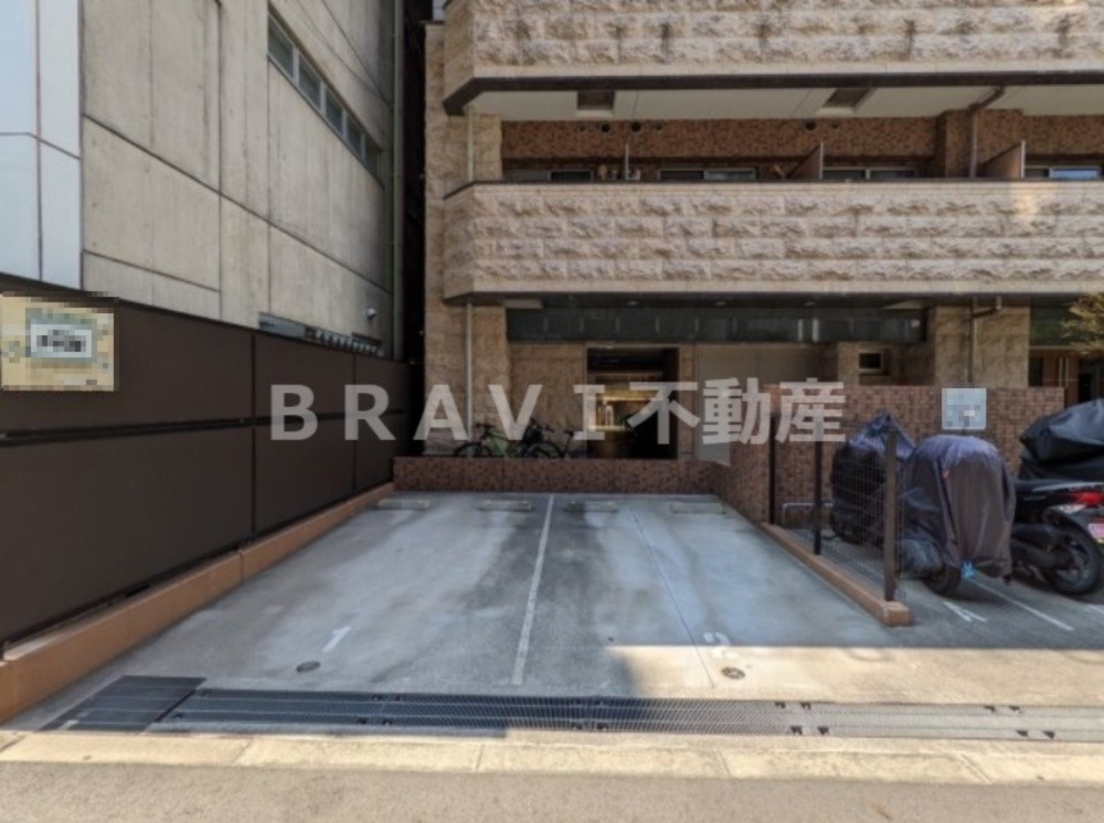 プレサンス谷町アルファ BRAVI不動産の駐車場|【プレサンス谷町アルファ】駐車場です