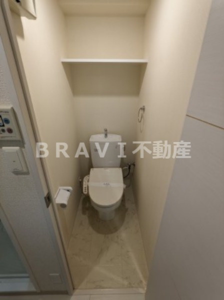 プレサンス谷町アルファ BRAVI不動産のトイレ|【プレサンス谷町アルファ】ゆったりとした空間のトイレです