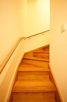 CITY COURT四谷坂町の内装|階段