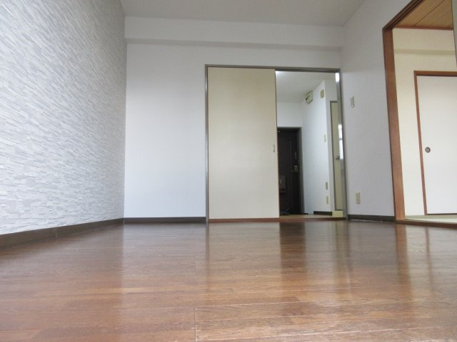 メゾン長尾の洋室