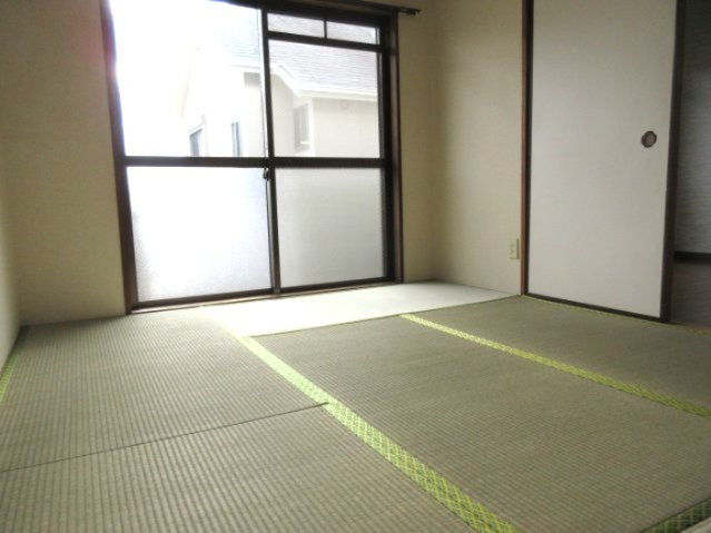 メゾン長尾の和室