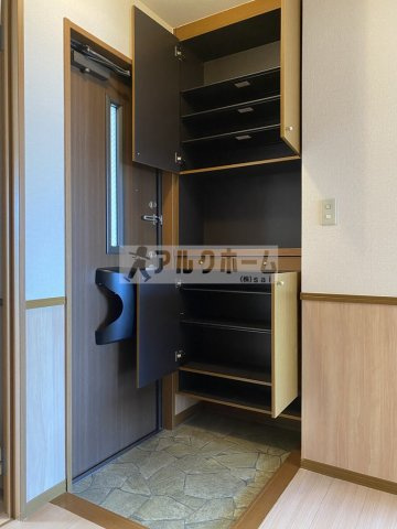 クレール萱振Aの玄関