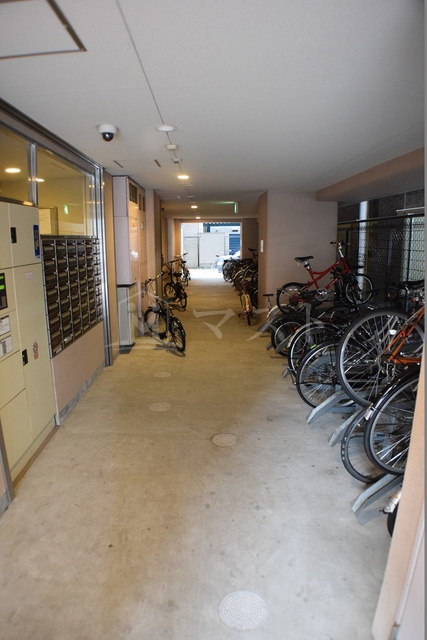 Ｍ・ＨＩＬＬＳ西本町のエントランス