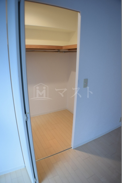 Ｍ・ＨＩＬＬＳ西本町の収納