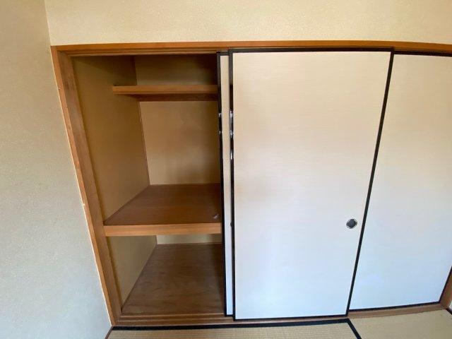 聖ソレアードA棟の収納