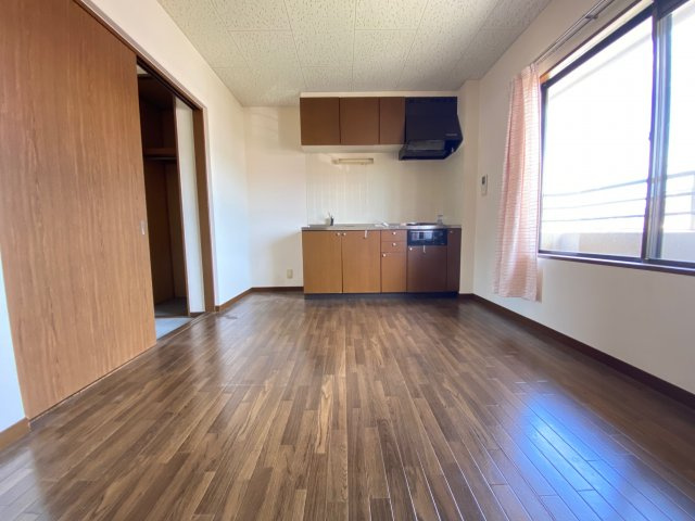 聖ソレアードA棟の居間・リビング