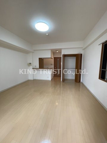 ダイドーメゾン大阪堂島の居間・リビング|ゆったり過ごせるリビングです