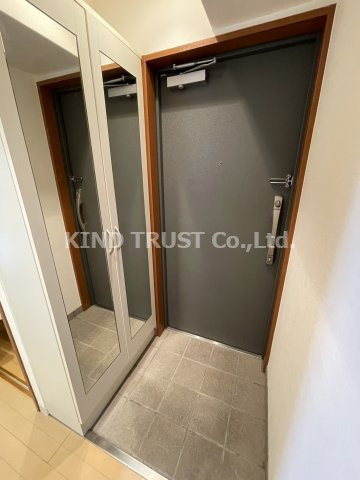 ダイドーメゾン大阪堂島の玄関|ゆったりとした玄関です