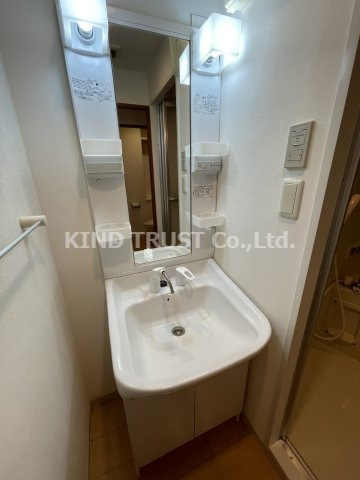 ダイドーメゾン大阪堂島の洗面所|広い洗面スペース