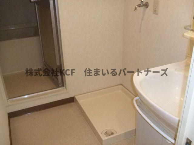 サンセーヌ中央町の洗面所|明るい洗面所です