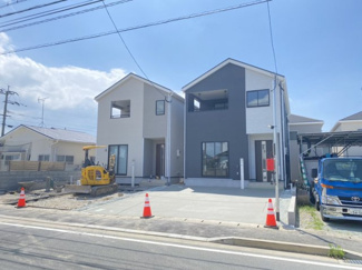 【前面道路含む現地写真】