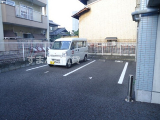 【駐車場】