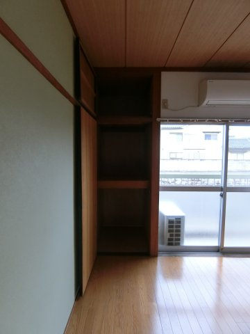 マルタカコーポの収納