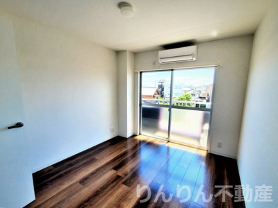 【居間・リビング】 | カーサシエル | 居間です