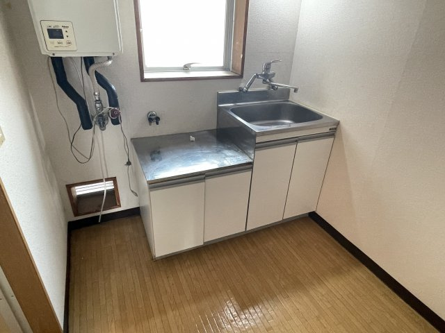 半田コーポのキッチン|きれいなキッチンです