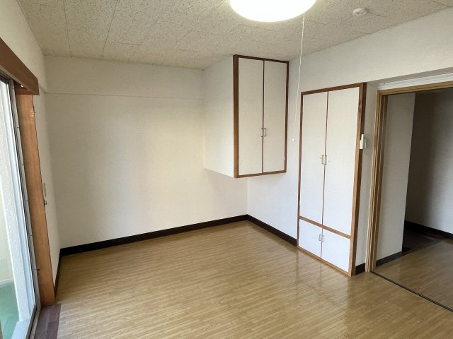 半田コーポの洋室|きれいな洋室です
