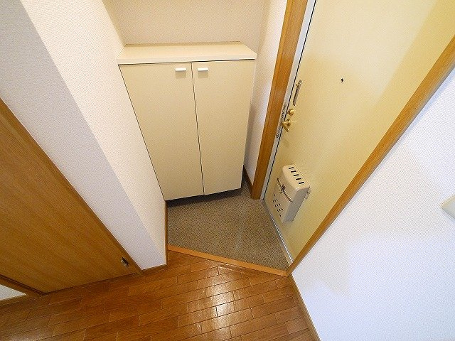 エステートピア二階堂の玄関|落ち着いた玄関です