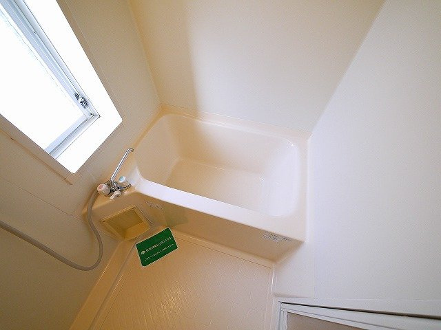 エステートピア二階堂の浴室|コンパクトで使いやすいお風呂です