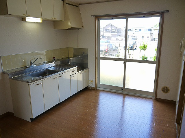 エステートピア二階堂の居間・リビング|ゆったりとした居間です