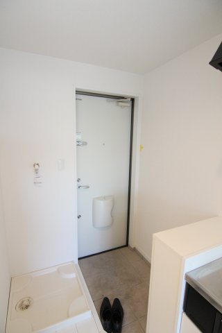 フロイス日吉の玄関|別部屋の参考写真です。