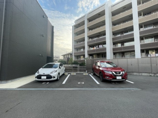 【駐車場】