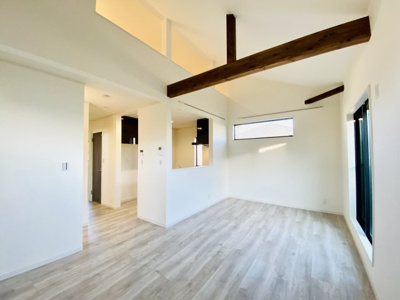 【外観パース】 | ☆洗練されたクールデザイン☆売主直売！仲介手数料不要／城南4丁目新築戸建 | 吹抜け・ロフトのある開放的な２階リビング！化粧梁のアクセントが際立つ明るいリビングは家族の笑顔で溢れる空間に♪