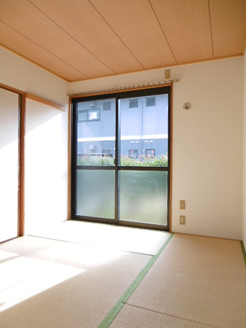 アーバンライフ津福【10,000円キャッシュバック対象物件】の和室|和室があれば、来客や子供用のスペースとして活躍します