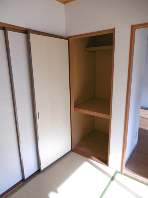 アーバンライフ津福【10,000円キャッシュバック対象物件】の内装|押し入れです