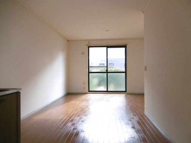 アーバンライフ津福【10,000円キャッシュバック対象物件】のバルコニー|リビングです