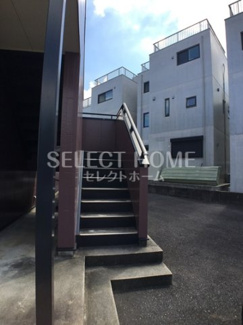 【エントランス】 | 落ち着いたエントランスです