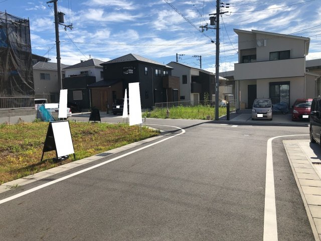 開放的な南東角地◎ゆったり４ＬＤＫ◎駐車２台可能◎いろどりアイタウン大津市唐崎４丁目の前面道路含む現地写真|前道(令和４年７月撮影)