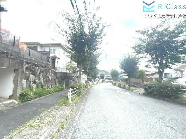 中古戸建　神戸市北区広陵町6丁目35の前面道路含む現地写真|前面道路含む現地写真です
