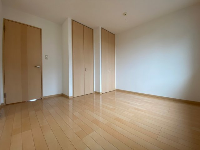 【洋室】 | ロイヤルヒルズ　Ａ棟